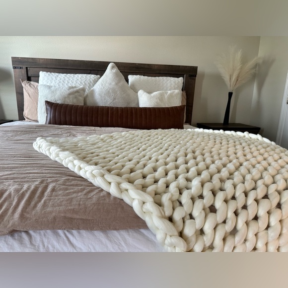 Alpaca wool chunky blanket - Picture 2 of 6